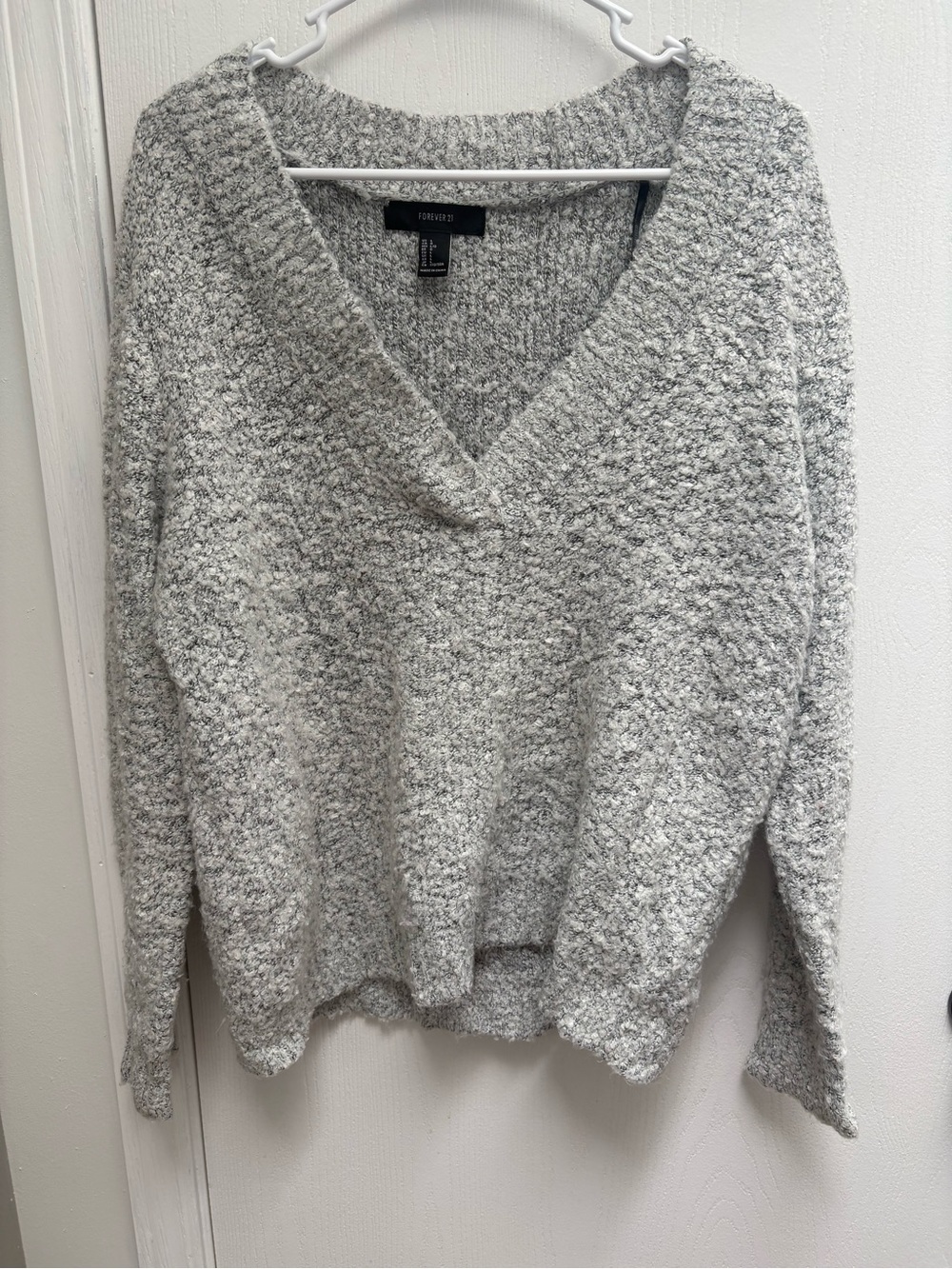 Forever 21 Light Gray Textured V-Neck Sweater - cozy